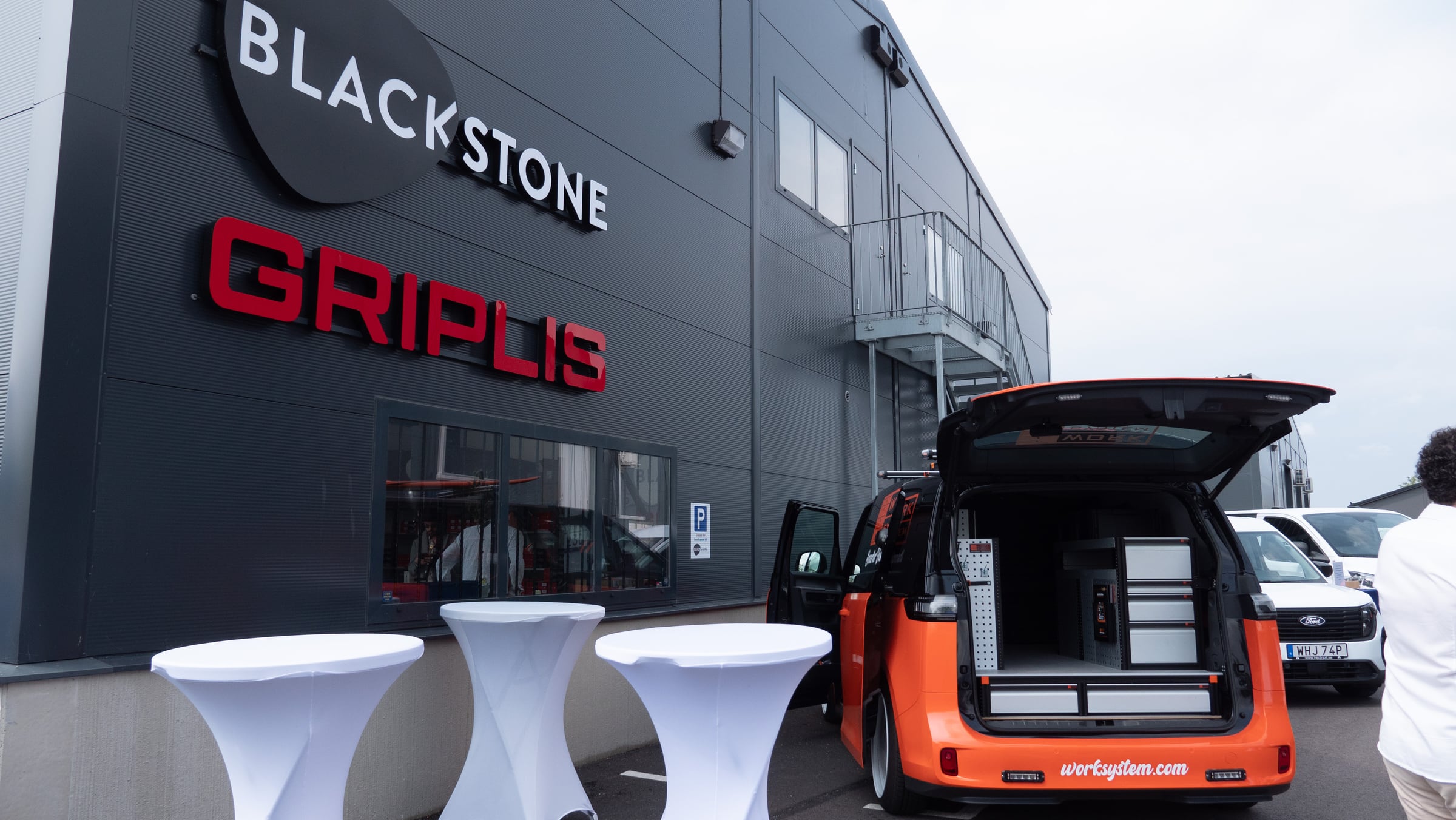 Fasadskyltar · 3D LED-skylt för Blackstone + Griplis i Stockholm – foto 2 av 31
