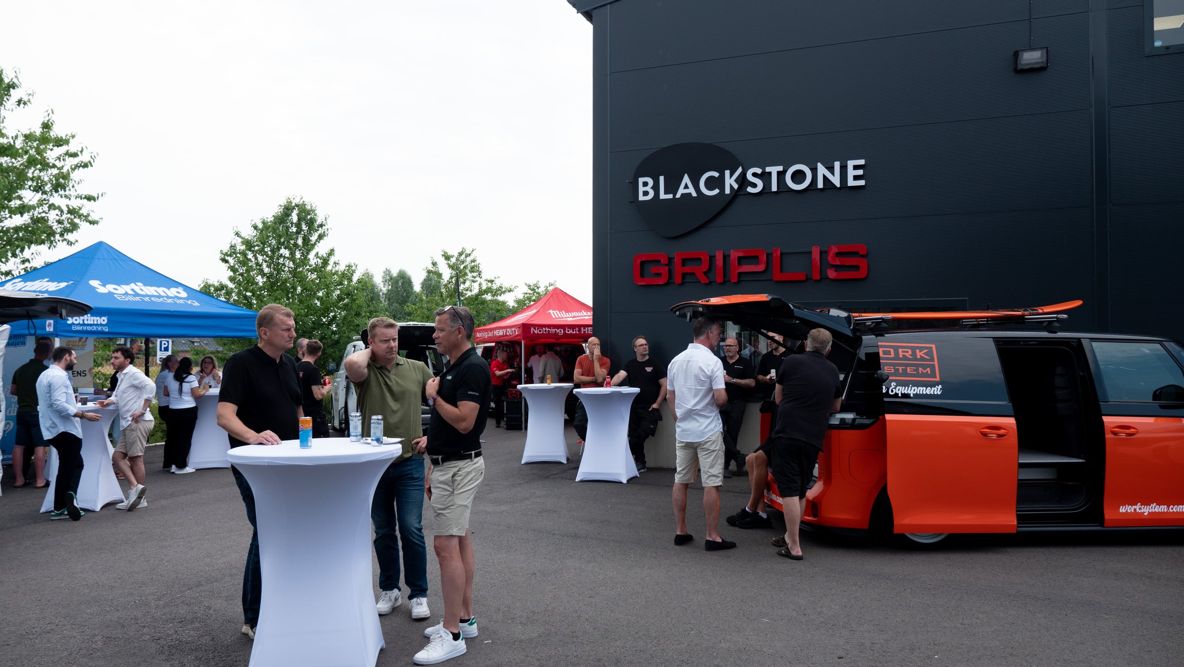 Fasadskyltar · 3D LED-skylt för Blackstone + Griplis i Stockholm – foto 12 av 31