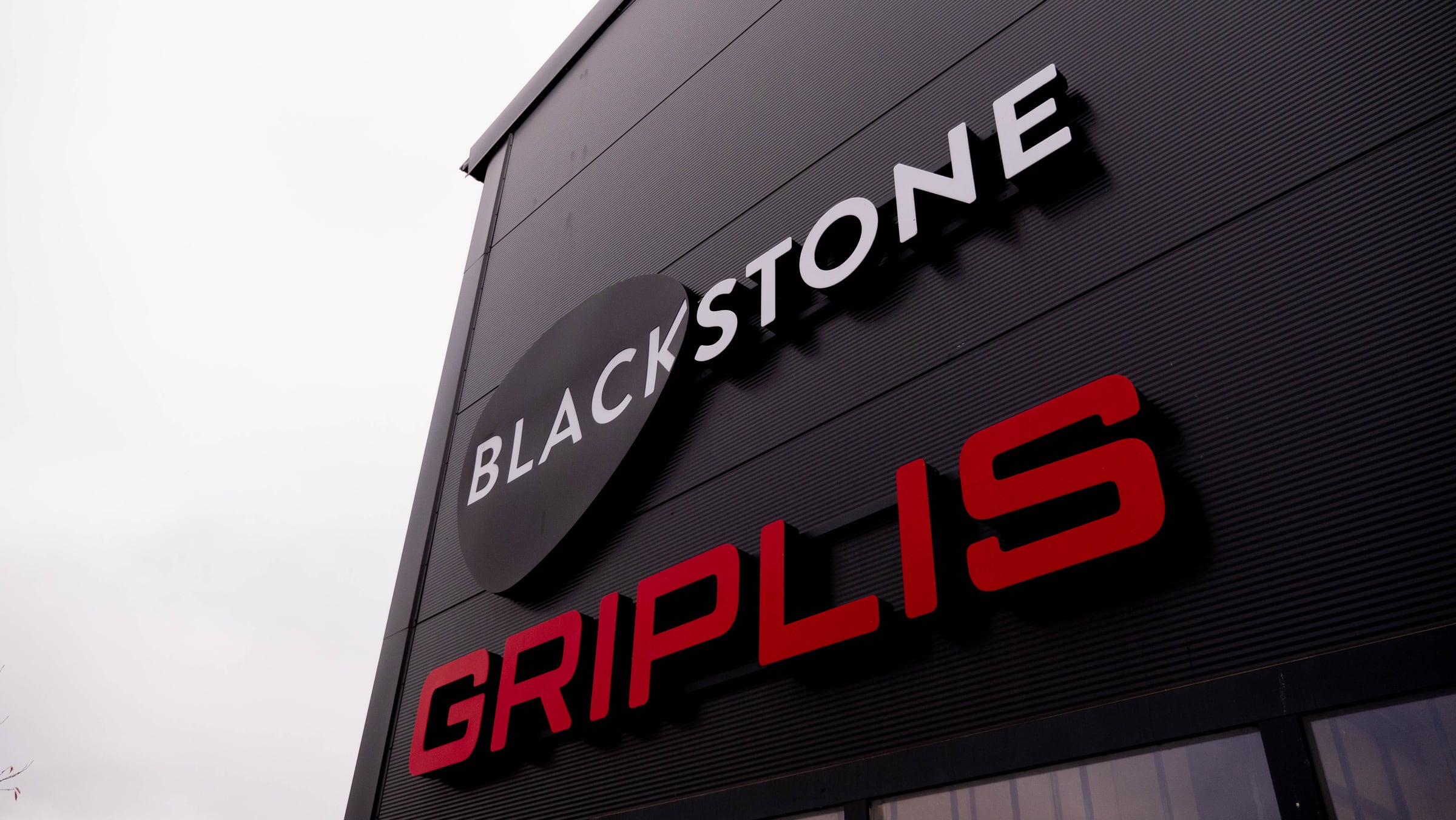 Fasadskyltar · 3D LED-skylt för Blackstone + Griplis i Stockholm – foto 17 av 31