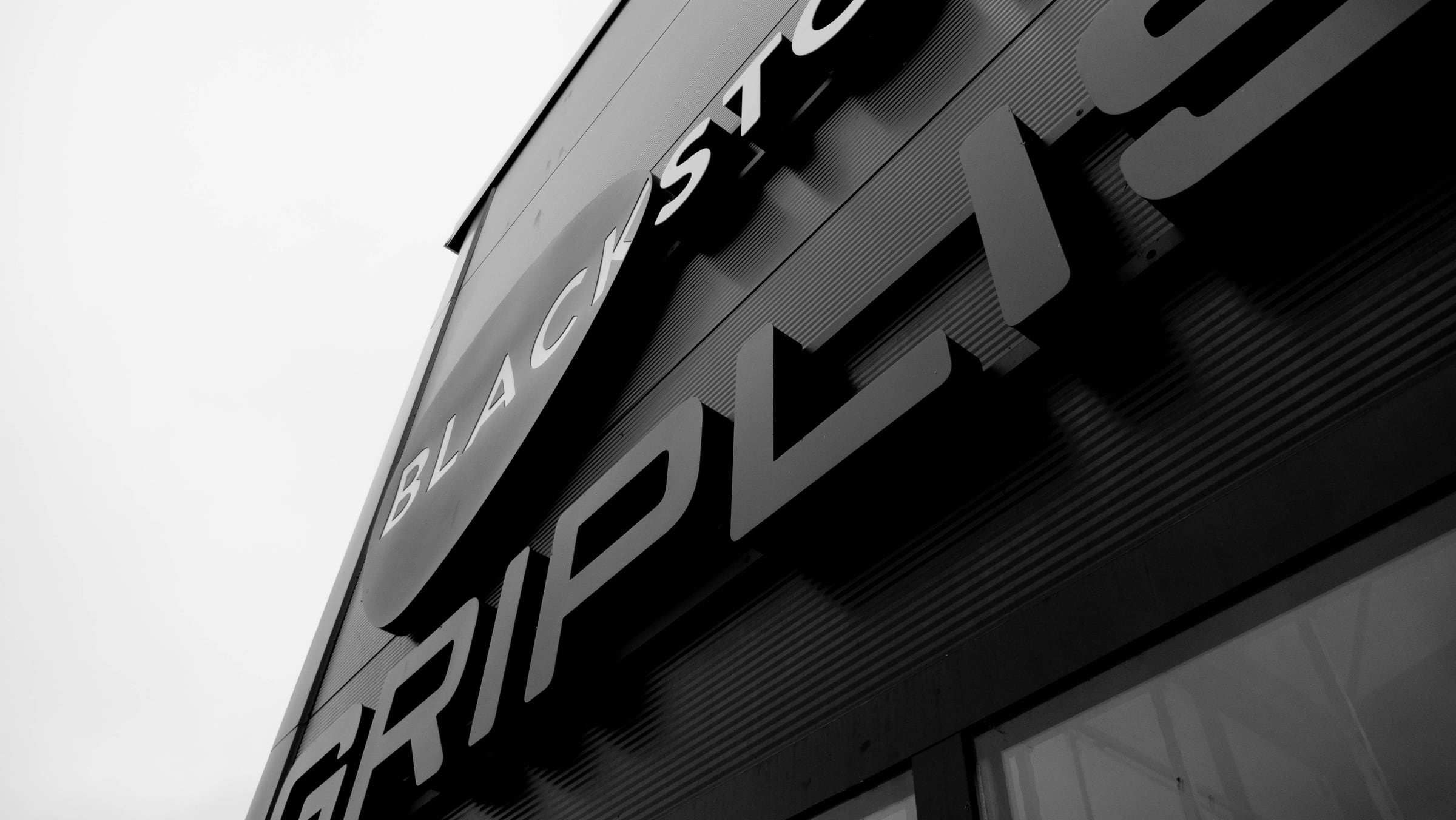 Fasadskyltar · 3D LED-skylt för Blackstone + Griplis i Stockholm – foto 20 av 31