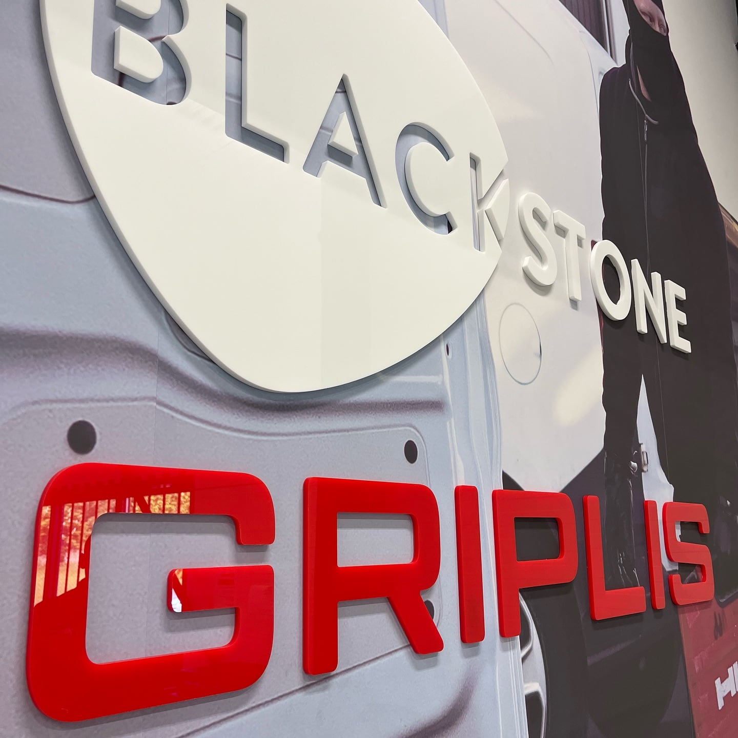 Fasadskyltar · 3D LED-skylt för Blackstone + Griplis i Stockholm – foto 28 av 31