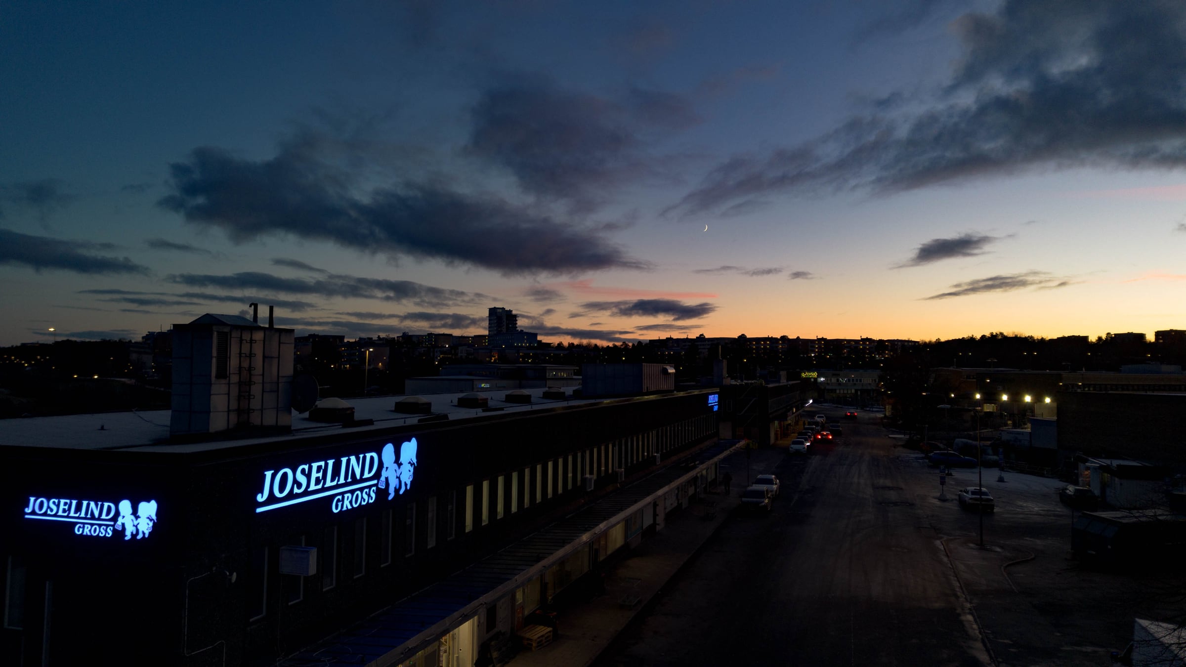 Belyst fasadskylt · Skyltprogram för Joselind Gross i Stockholm – foto 8 av 16