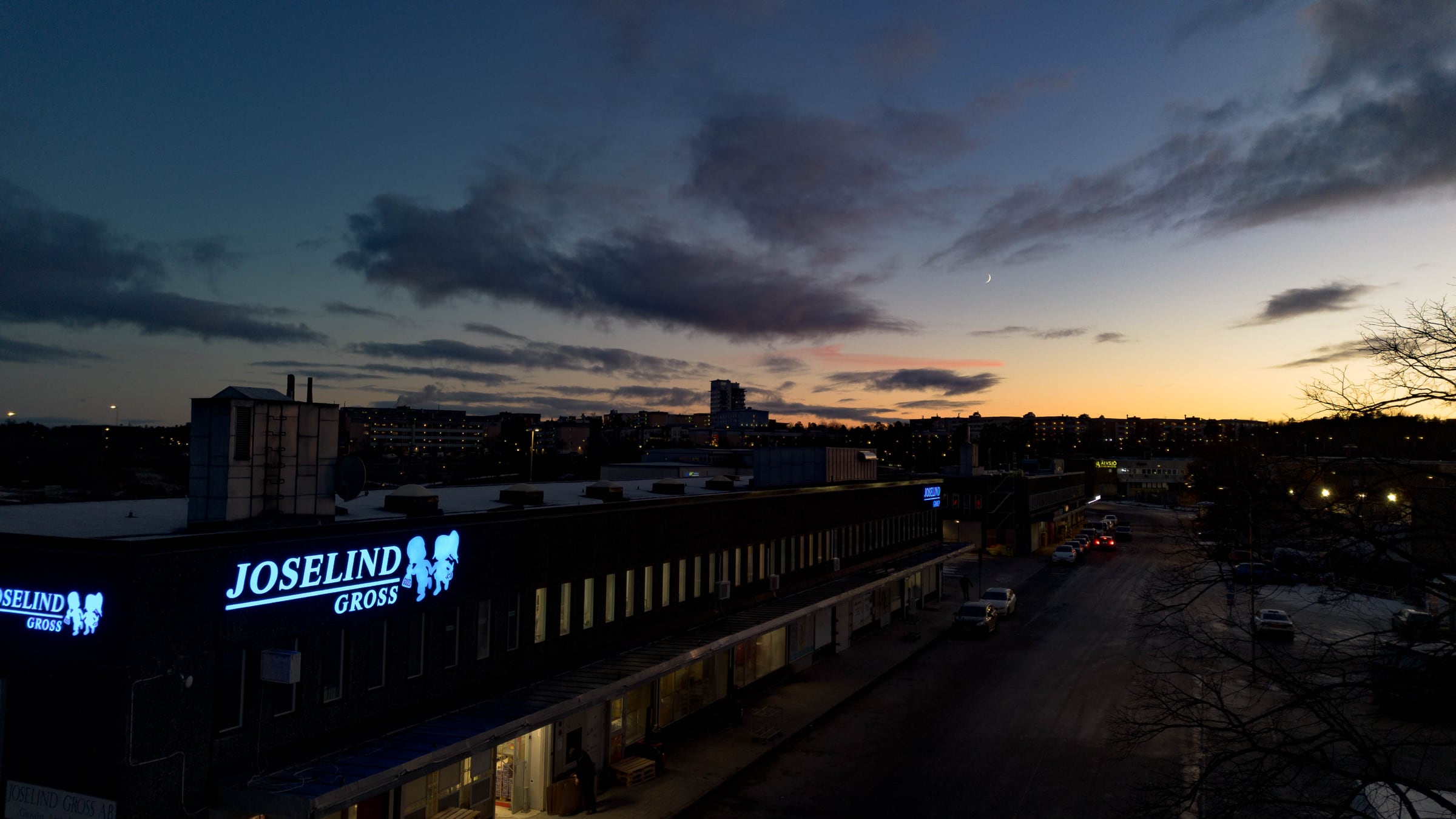 Belyst fasadskylt · Skyltprogram för Joselind Gross i Stockholm – foto 9 av 16