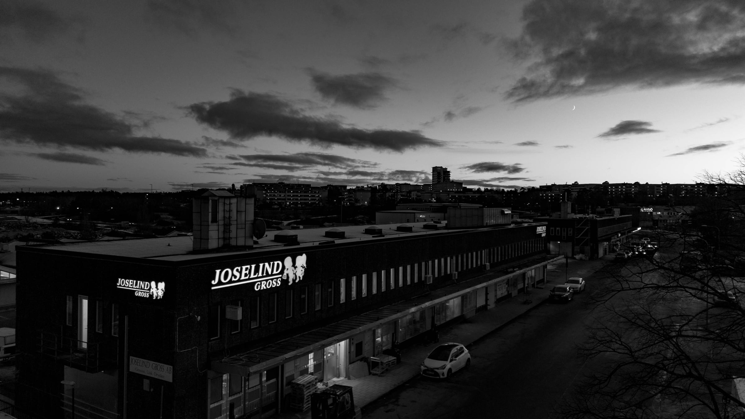 Belyst fasadskylt · Skyltprogram för Joselind Gross i Stockholm – foto 12 av 16
